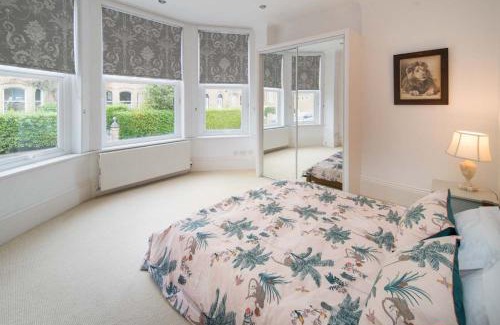 Seaview House | Pet-Friendly Flat 1 at Medeira House - Rated 8.7/10!