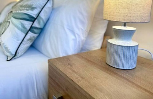 Saffron Walden Apartment | Stylish Central Apartment with Spa and Family Amenities