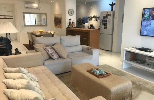 Ponta das Canas Apartment | Oceanfront Flat 3 Suites with Pool & Spa - Rated 9.4/10