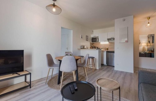 Chalifert Apartment | Family-Friendly Flat for 4, Steps from Disneyland