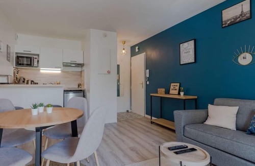 Chalifert Apartment | Family-Friendly Flat for 4, Steps from Disneyland