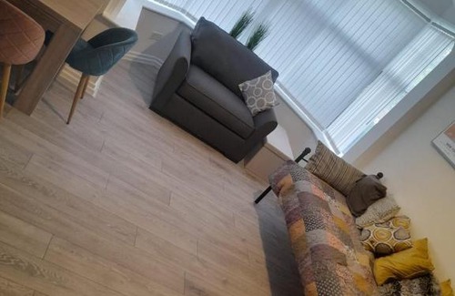 Doncaster Apartment | Cozy Flat 5 Corner House for Families - Rated 9.5/10