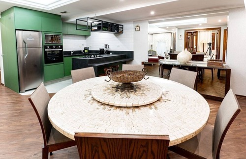 Alto do Capivari Apartment | Experience Flat 5 Estrelas: Pool, Spa & Family Amenities
