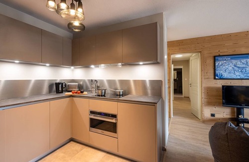 Chatel Apartment | Modern Ski-In/Ski-Out Flat for 6 - Rated 10/10 by Guests
