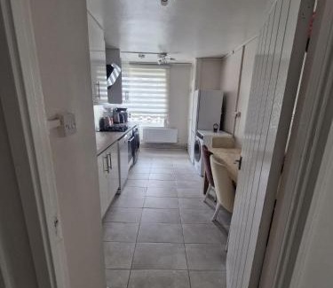 De Beauvoir Apartment | Inviting 2 Bedrooms Flat in Hoxton with Skyline Views