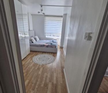 De Beauvoir Apartment | Inviting 2 Bedrooms Flat in Hoxton with Skyline Views