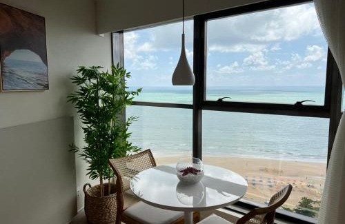 Pina Apartment | Beachfront Bliss at Flat Beira Mar Boa Viagem - 4 Stars