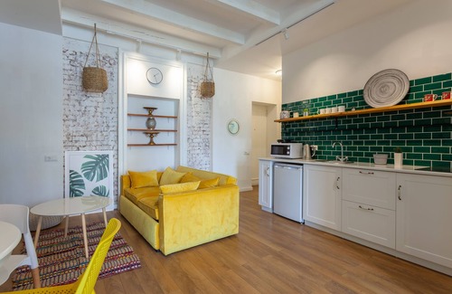Tbilisi Apartment | Comfortable Flat Bottanika at Liberty Square - Family & Pet Friendly