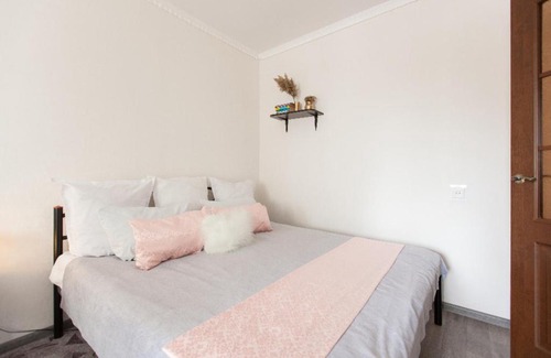 Novo-Savinovskiy Apartment | Cozy Flat by Aquapark: 9/10 Guest Rated with Ocean View