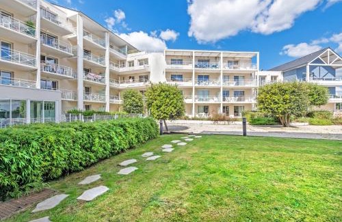 Plougonvelin Apartment | Flat by Pointe St-Mathieu