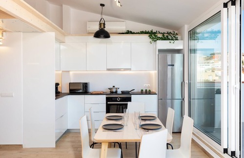 Sant Feliu de Guixols Apartment | Stylish Flat Designed for Comfort in SFG with Spa Access
