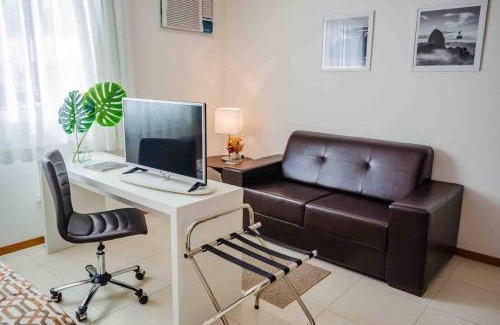 Centro Apartment | Perfect Stay Awaits at Flat Completo with Oceanfront Views