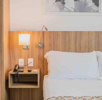 Centro Apartment | Perfect Stay Awaits at Flat Completo with Oceanfront Views