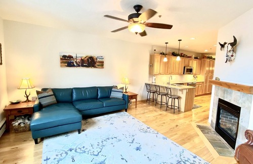 Jackson Condo | Top-Rated Flat Creek Pathway Condo with Pool & Breakfast