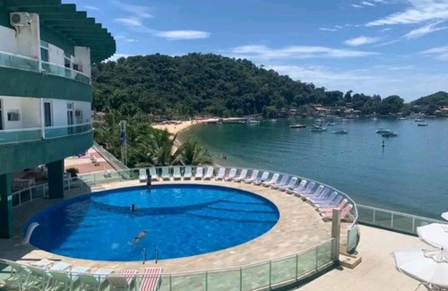 Angra dos Reis Apartment | Stylish Flat em Angra with Oceanfront Pool and Spa