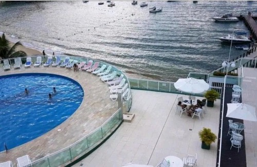 Angra dos Reis Apartment | Stylish Flat em Angra with Oceanfront Pool and Spa