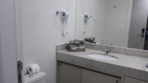 Passagem Apartment | Cozy Flat in Cabo Frio with Oceanfront Pool & Spa