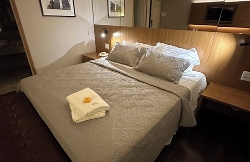 Campo Belo Hotel | Discover a Cozy Stay at Radisson Blu with Hot Tub Access