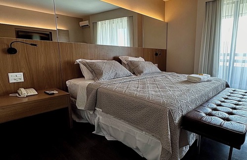 Campo Belo Hotel | Discover a Cozy Stay at Radisson Blu with Hot Tub Access