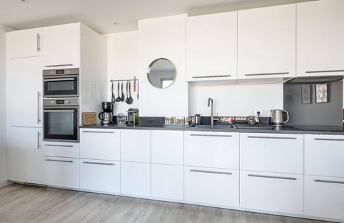 Pornichet Apartment | Oceanfront Flat for 4 with Marina View and Top Reviews