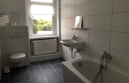 Zeitz Apartment | Cozy Flat for 5 in Zeitz Near Gera & Altenburg