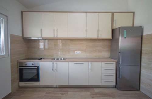 Bar House | Comfortable Flat for Groups with Spa and Kitchen Access