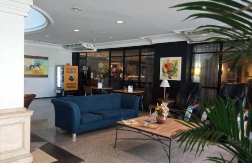 Meireles Hotel | Budget-Friendly Flat Fortaleza Saint Martin with Pool & Dining