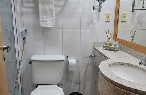 Guarulhos City Centre Hotel | Comfortable Stay at Flat Hotel Slaviero Guarulhos with Pool