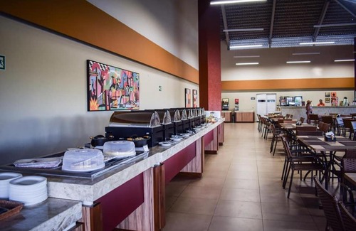 Caldas Novas Hotel | Explore Flat Ilhas do Lago Eco Resort: 4-Star Family Retreat