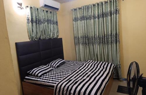 Asaba Apartment | Comfortable Flat Near Asaba Airport - Pet and Child Friendly