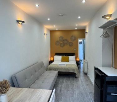 Cantelowes Apartment | Pet-Friendly Flat in Camden Kings Cross for Family Getaways