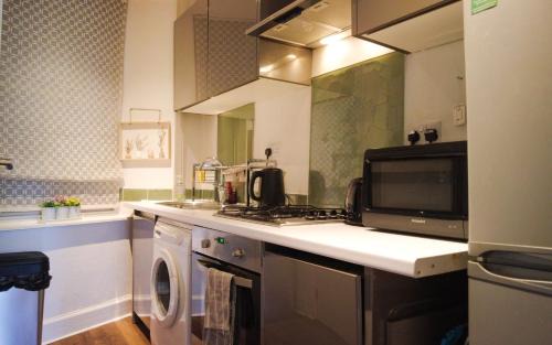 Tollcross Apartment | Flat in Central Edinburgh , Lothian Road Heart of Edinburgh Flat Sleeps 6