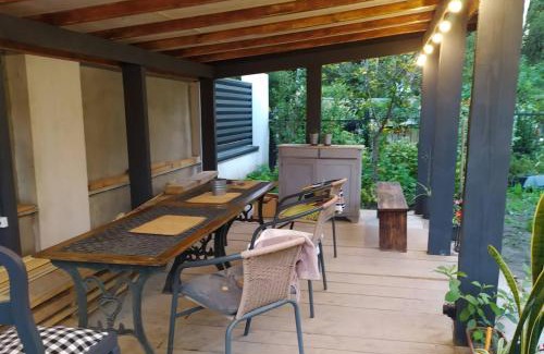 Lychakivskyi District Apartment | Cozy Cottage Near Centre with Parking, WiFi & BBQ