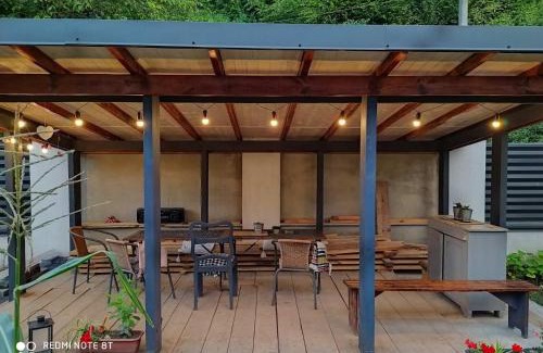 Lychakivskyi District Apartment | Cozy Cottage Near Centre with Parking, WiFi & BBQ