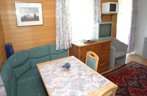 Feld am See Apartment | Cozy Apartment by the Swimming Lake in Feld am See
