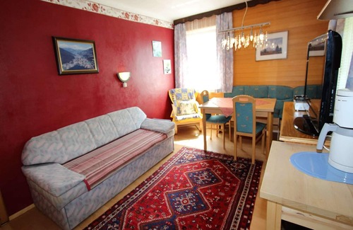 Feld am See Apartment | Cozy Apartment by the Swimming Lake in Feld am See