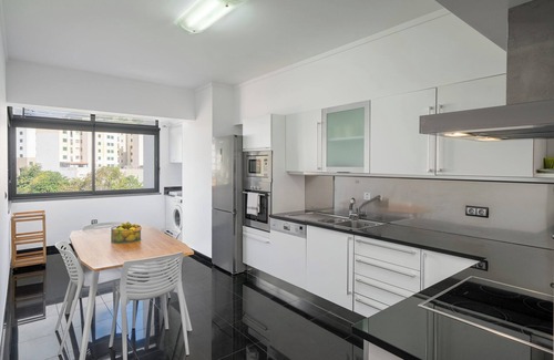 Sao Martinho Apartment | Flat in Funchal with Sea View - Amparo II