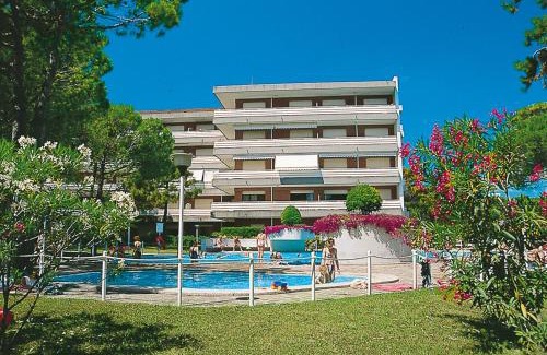 Lignano Riviera Apartment | Cozy Flat in Lignano - Pet Friendly with Pool Access