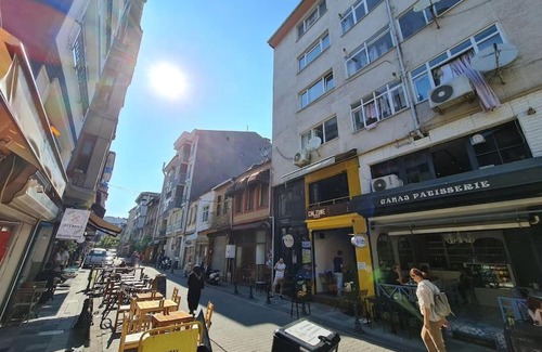 Rasimpasa Apartment | Cozy Flat in the Heart of Kadikoy - Family Friendly Stay