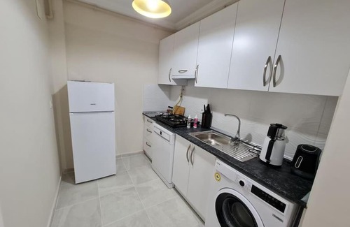 Rasimpasa Apartment | Cozy Flat in the Heart of Kadikoy - Family Friendly Stay