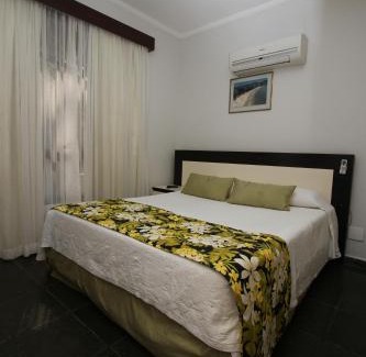 Itarare Apartment | Kid-Friendly Getaway at Flat Itararé Tower Beach