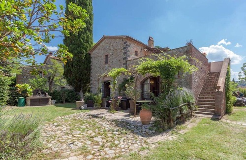 Monteleone d'Orvieto Apartment | Flat La Torretta Di Pietra, Wifi, Perugia