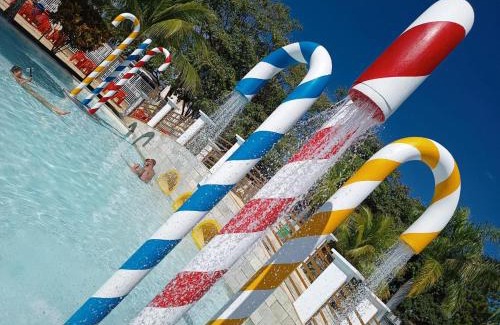 Centro Apartment | Flat Lacqua Di Roma: Fun and Relaxation by the Ocean