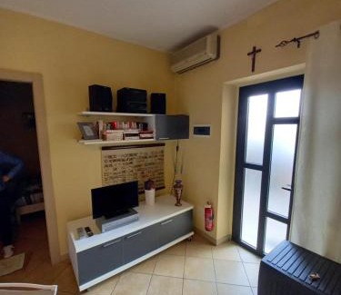 Paratico Apartment | Pet-Friendly Comfort at Flat Le Rose - Rated 9.2/10