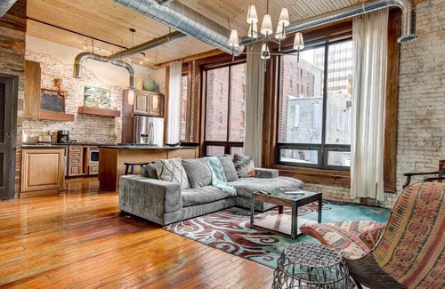 Downtown Nashville Condo | Prime Downtown Loft - 1 BR Steps from Attractions!