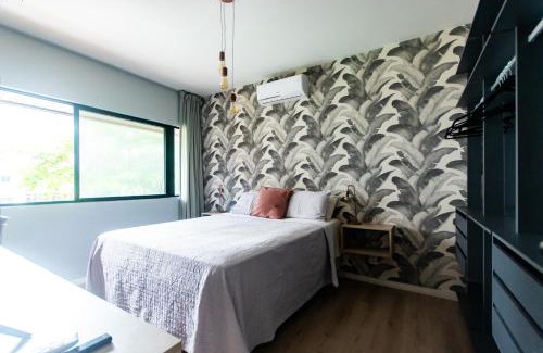 Boa Viagem Apartment | Pet-Friendly Oceanfront Flat in Manhattan Near Dona Lindu