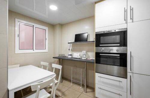 Sant Andreu Apartment | Family-Friendly Flat Meridiana with 8.8/10 Guest Rating