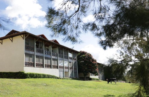 Saire Apartment | Top-Rated Flat at Fazenda Monte Castelo with Pool Access