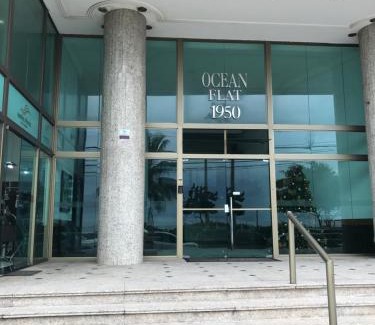 Vila Velha Apartment | Oceanfront Flat Na Praia da Costa with Pool & Pet-Friendly