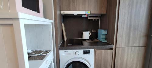 Haeundae Apartment | Inviting Flat Steps from Heaundae Beach - Family Friendly!